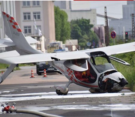 Emergency in Mannheim, Germany: A small plane piloted by a 60-year-old makes a daring landing on a street post takeoff due to technical issues. Thankfully, no injuries reported. Kudos to the pilot's skill under pressure. #aviation #emergencylanding
