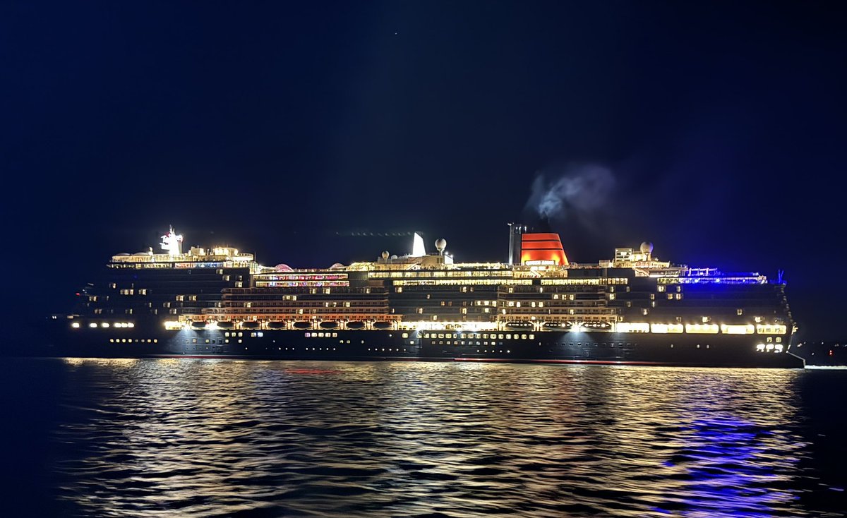 Queen Anne, what a beautiful vessel! I’m in love already! @cunardline @CarnivalCruise @scottyc298 @GosportFerry @WarshipCam