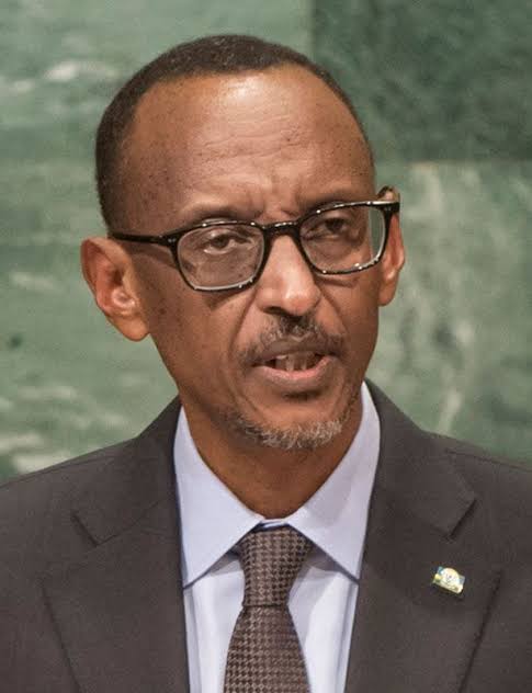 Paul Kagame: ' Tshisekedi est capable de tout, sauf de mesurer les conséquences de ce qu'il dit. Il est capable de faire ce que les gens normaux ne peuvent pas faire.' Mbuta Paul, vous avez raison. En plus, votre ami et frère là, soki aza ndoki te, ce que kindoki ezalaka te.