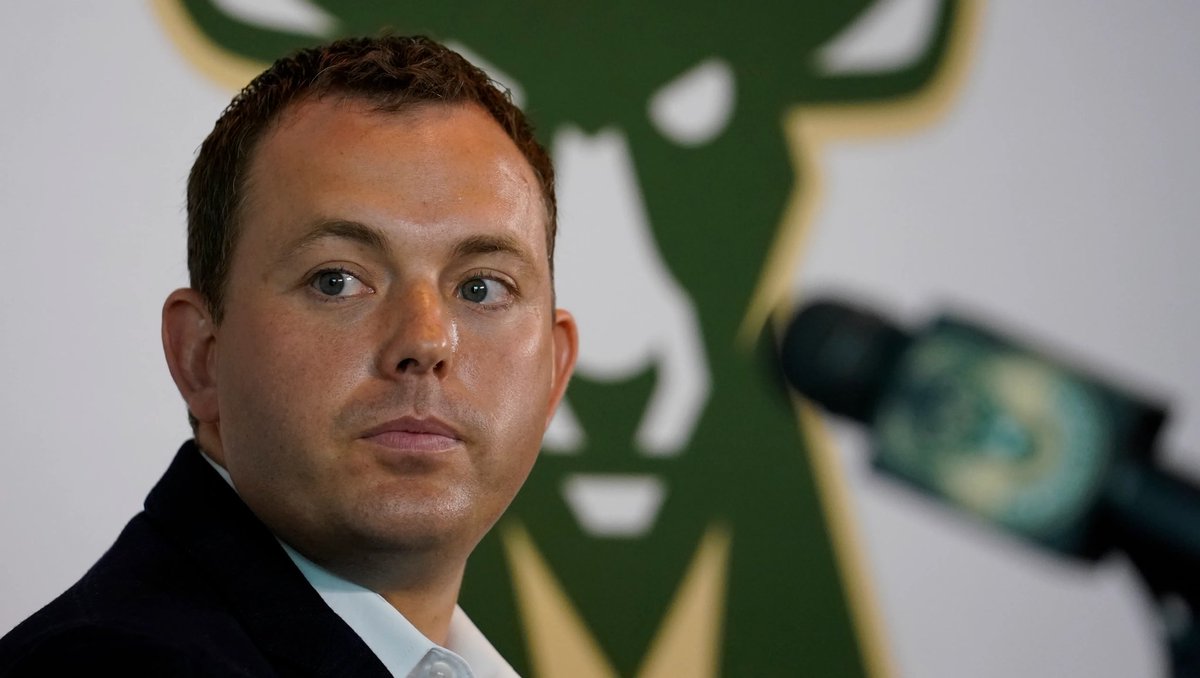 The Pistons are planning to pursue Bucks GM Jon Horst as their new President of Basketball Operations, per @eric_nehm (theathletic.com/5467460/2024/0…). Troy Weaver and Monty Williams would report to Horst as the lead voice. Horst began his executive career in Detroit back in 2017.