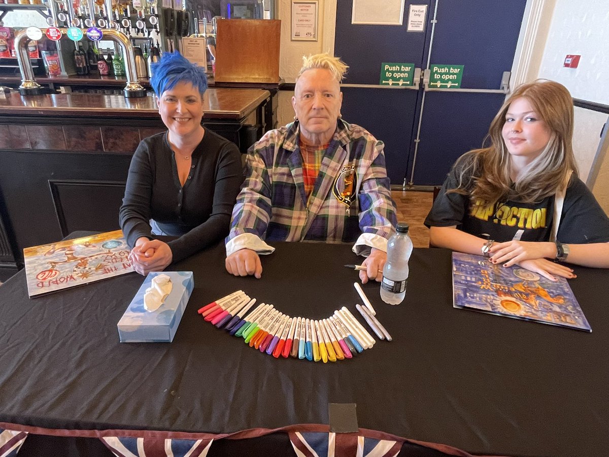 Tracey Smith tweet media