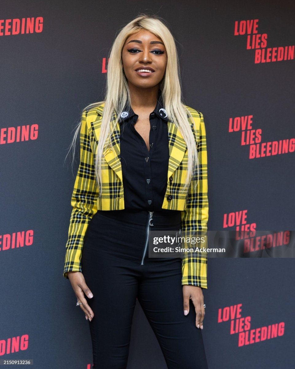 It was incredible attending the VIP screening of #LoveLiesBleeding! Thanks @LionsgateUK for having me! This is honestly my new favourite queer movie. We need more gory, sapphic misadventures on screen. It's in cinemas today! 🩸 #ThisIsWhatAsexualLooksLike