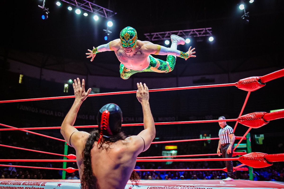 CMLL_OFICIAL tweet picture