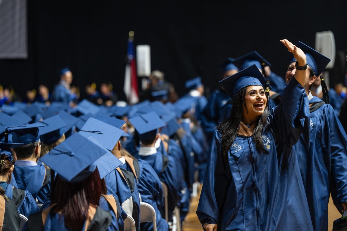 To new challenges and endless possibilities. Congratulations to Rice’s new MBA graduates! It's time to show the world what innovative, meaningful and creative things you can do with your degree. #RiceGrad2024