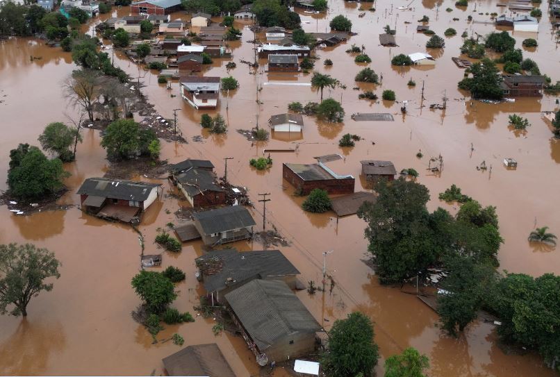 dhenkanalupdate's tweet image. Brazil&apos;s Southern region grapples with deadly rains, mudslides; 37 killed

#Brazil #BrazilRain #Mudslides
