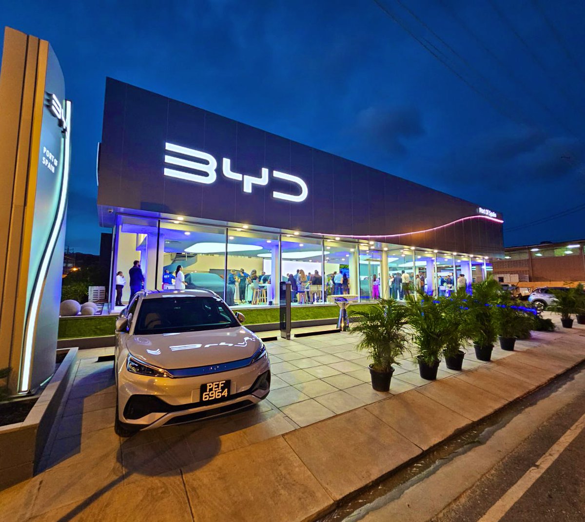 🇹🇹 BYD Trinidad is officially open. Congratulations to our amazing team & partners on another world class #Caribbean mobility investment. ⚡️@atlautomotive @BYDCompany ⚡️