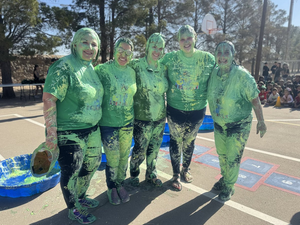 AGuerrero_HHES's tweet photo. Principal Slime Challenge Accepted! 📚🧪 Before and After Pics! 🤭💚🐝 #ReadingRally #PrincipalChallenge #GreenSlime https://t.co/vWBzWjAJbK