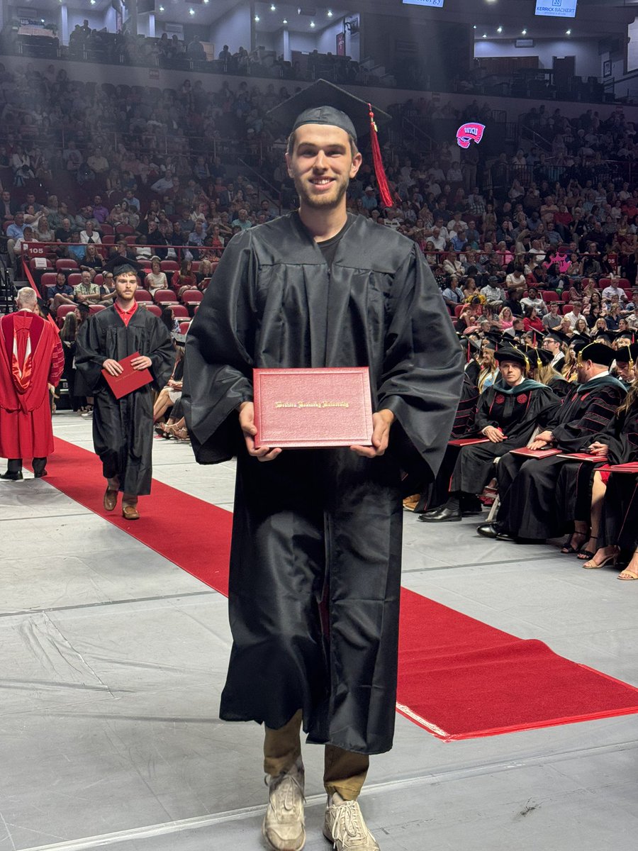 WKUSPM's tweet photo. #SPMgrads https://t.co/W7muMN8P8P