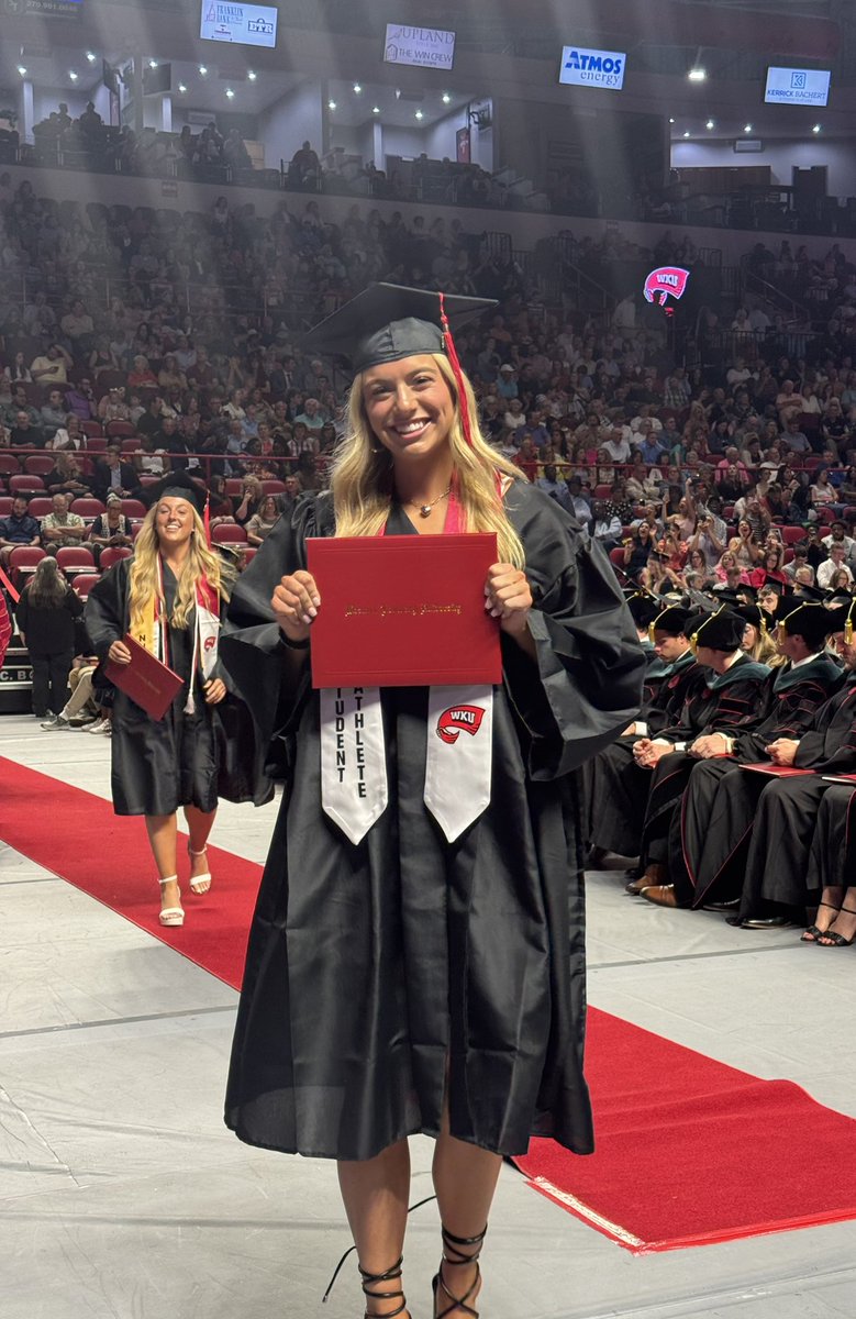 WKUSPM's tweet photo. #SPMgrads https://t.co/knh6UmU0qA