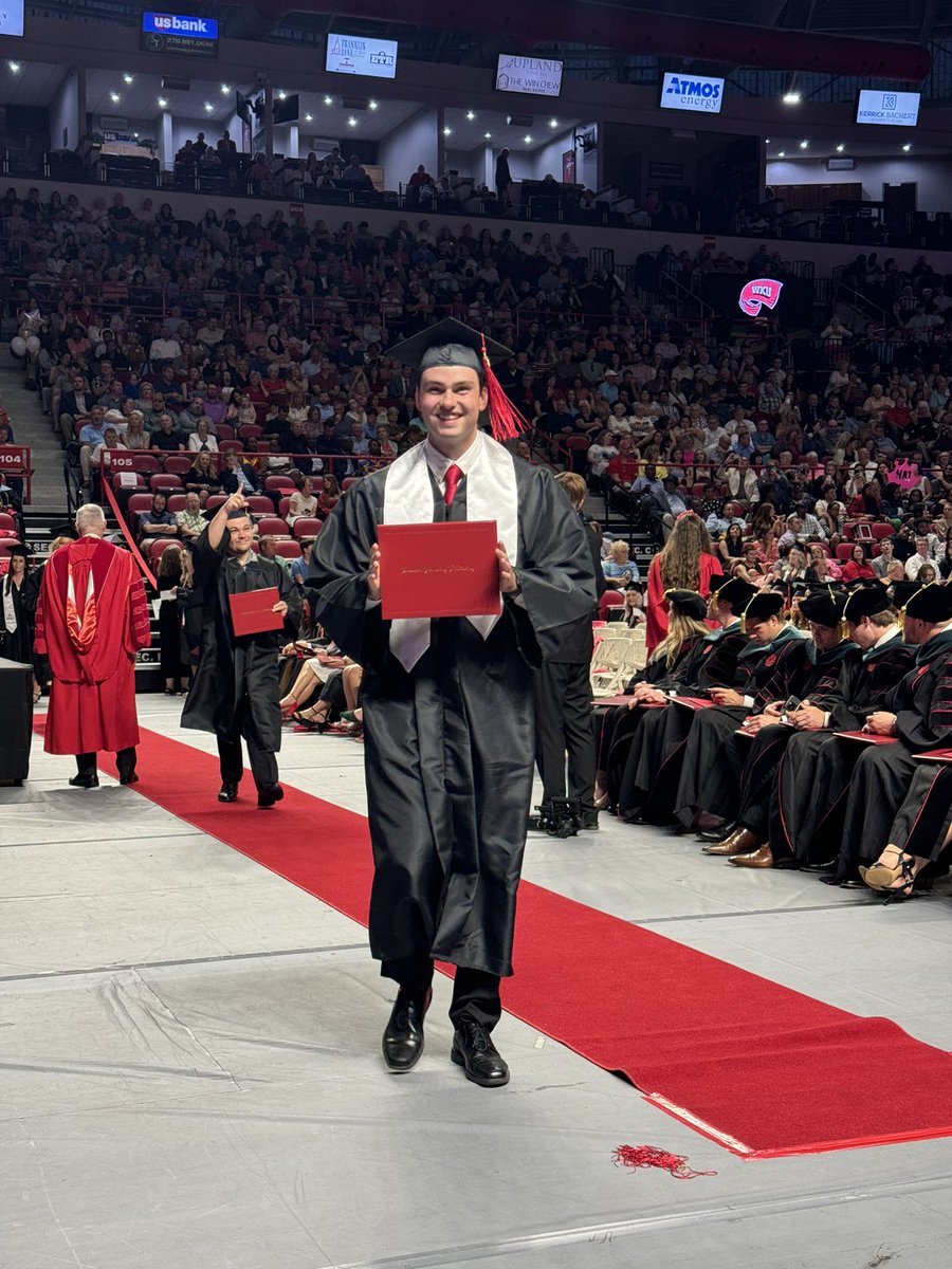 WKUSPM's tweet photo. #SPMgrads https://t.co/8siAtq88An