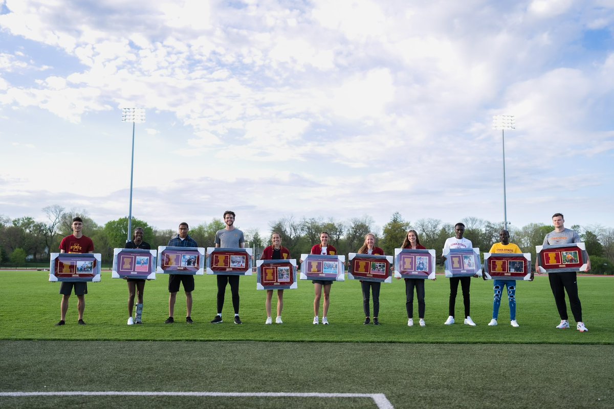 𝐋𝐨𝐲𝐚𝐥 𝐅𝐨𝐫𝐞𝐯𝐞𝐫 𝐓𝐫𝐮𝐞 Thank you, seniors. #CycloneSZN