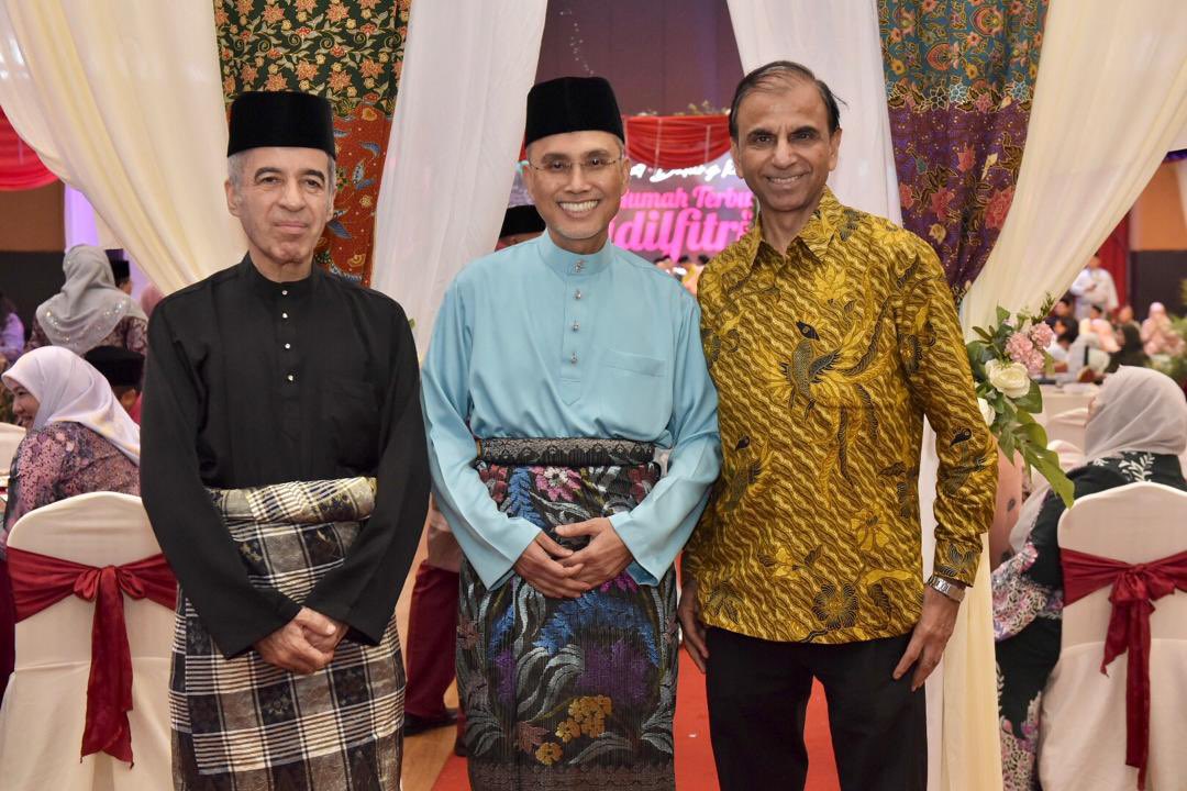 Glad to meet everyone! It was a joy to bond with our respective industrial & institutional partners and bodies in a colourful celebration at @MSUmalaysia Aidilfitri Open House 2024. Thank you for the support & commitment thus far. @msumcmalaysia @MSUcollege #MSUOpenHouse2024