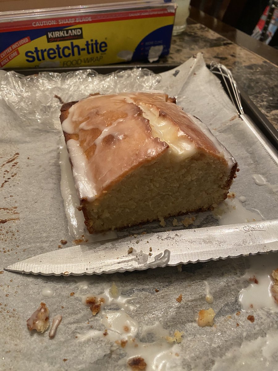 nimminims3's tweet photo. Made this lemon loaf cake cus I was craving it 🍋 🍞 🍰 https://t.co/rwkXE7fmjl