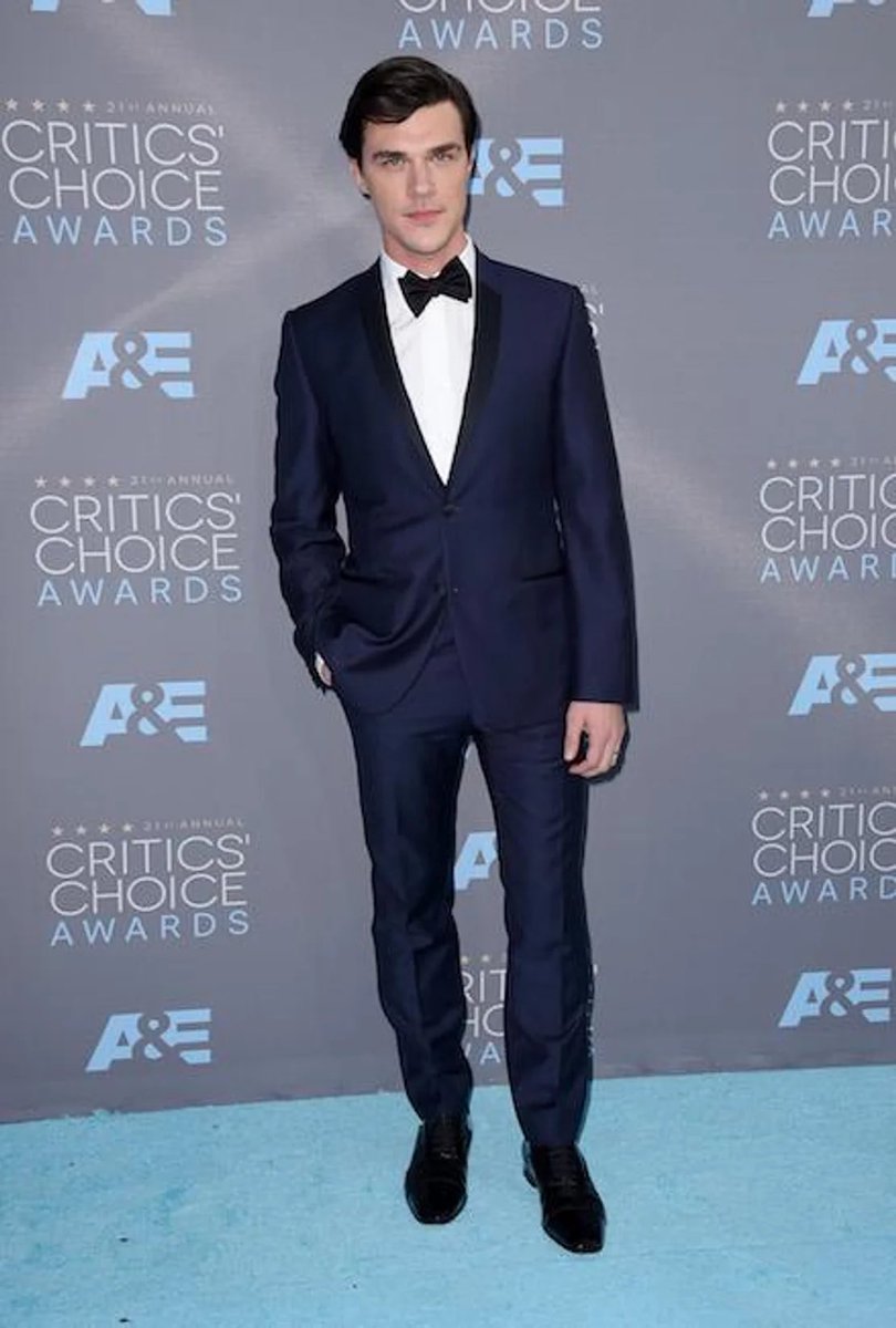 Finn Wittrock named Best Dressed Man Of The Week at the Critics Choice Awards via @outmagazine in 2016 🔥

@FinnWittrock