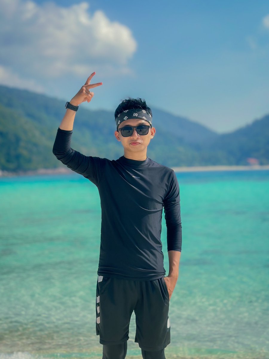 faims__'s tweet photo. Me, myself, and serenity 🏝️ https://t.co/TrF8GWVrau