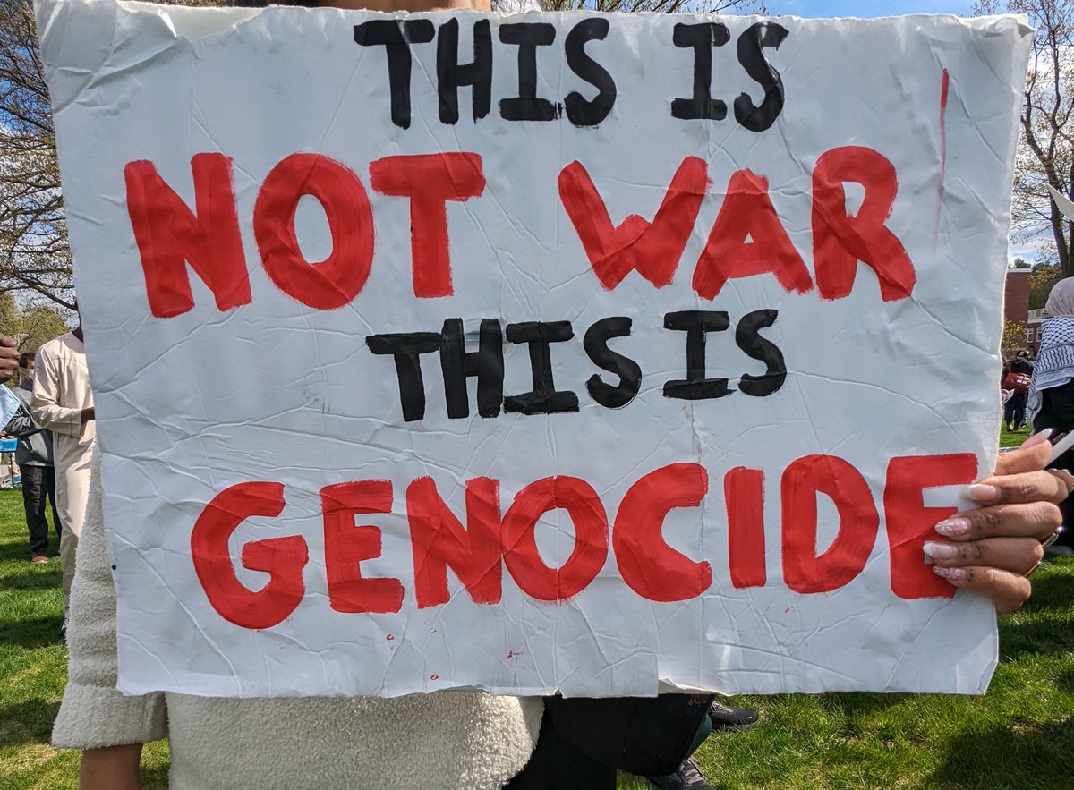 ntanjeem's tweet photo. Highlights from students' protest in Worcester today. Students are on the right side of history. @WorcesterState @ClarkUniversity @WPI @holy_cross https://t.co/jnyxaUwZ2X