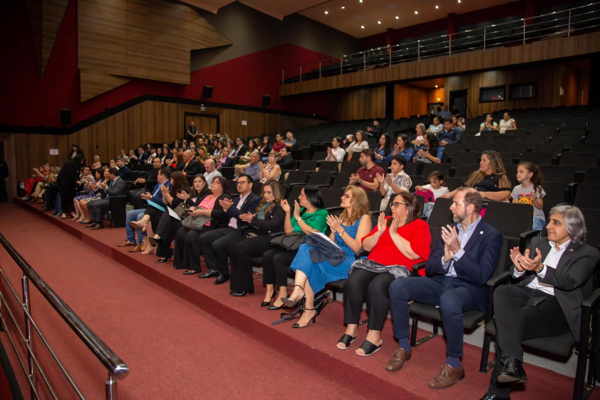 Nanuarte's tweet photo. Orgullosa de los logros de CAPALT! 500 colaboradores de 58 empresas del Alto Paraná capacitados en normas ISO, comercio exterior y más. Impulsando la calidad y competitividad de nuestras exportaciones. ¡El Este se posiciona como hub de desarrollo en Paraguay! 🌟🇵🇾 #Codeleste #Exportaciones
