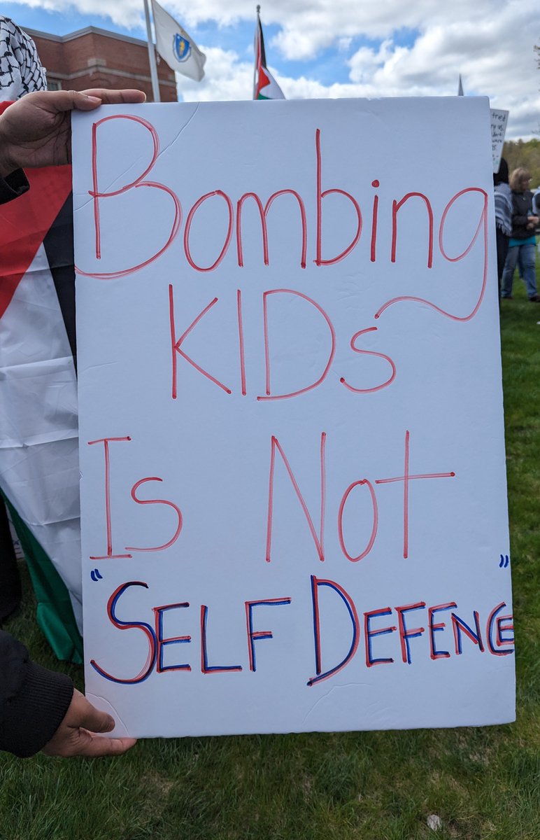 ntanjeem's tweet photo. When politicians fail us, students show us the light #FreePalestineFromApartheidIsrael @WorcesterState @ClarkUniversity @WPI @holy_cross https://t.co/eNOJ1ejgID
