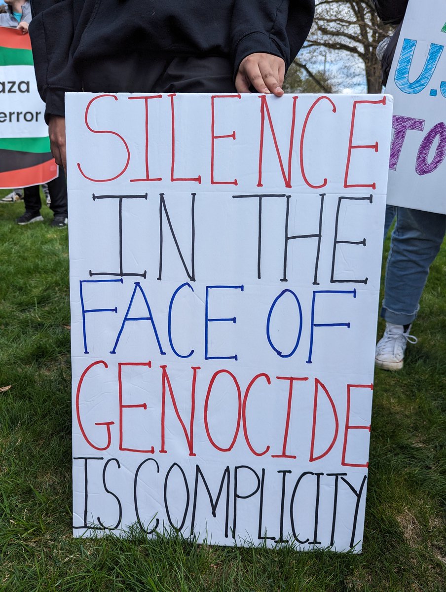 ntanjeem's tweet photo. When politicians fail us, students show us the light #FreePalestineFromApartheidIsrael @WorcesterState @ClarkUniversity @WPI @holy_cross https://t.co/eNOJ1ejgID