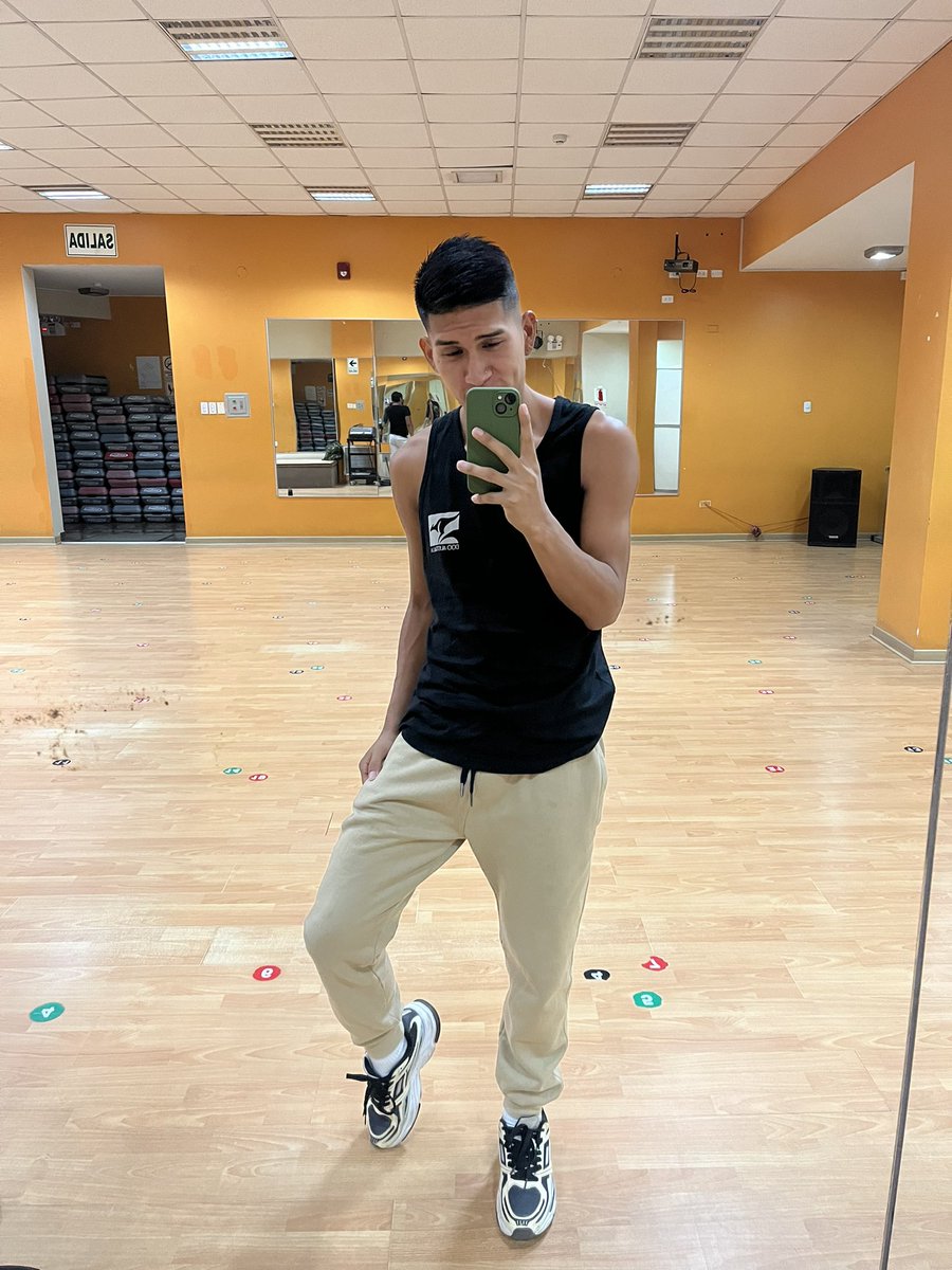 Viernes de perreo intenso 🥳