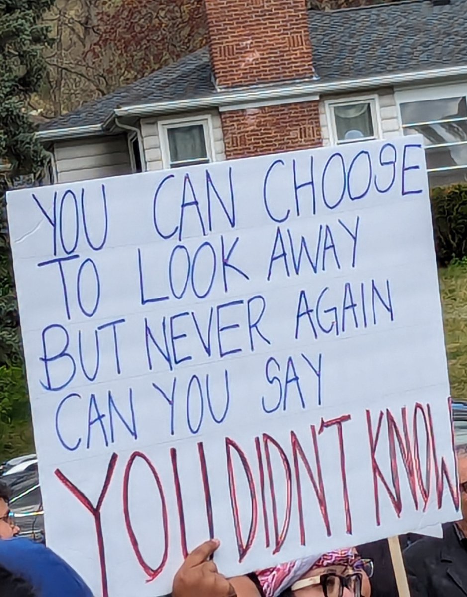 ntanjeem's tweet photo. Politicians, university administrators, and corporate new media - learn how to speak truth to the power from those students. @WorcesterState @ClarkUniversity @WPI @holy_cross https://t.co/uskOLpfWCV