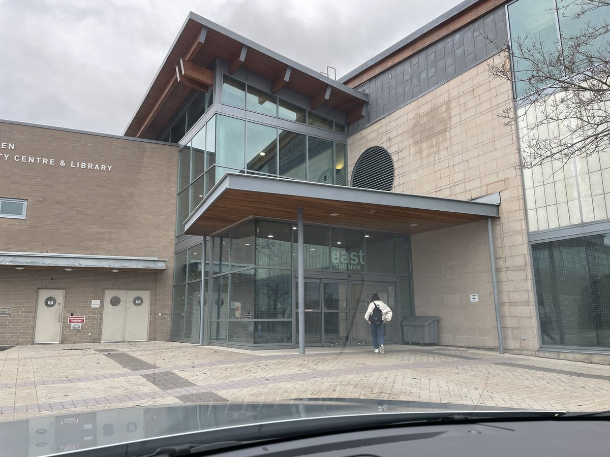 DCButtons's tweet image. Hey weekend again, 😊❤️, time to have dinner with family, happy for whole day.

Calling me for order? never mind, leave it for Monday.😛

#metalbutton #buttonfactory #DCButtons #howtoplaceorder