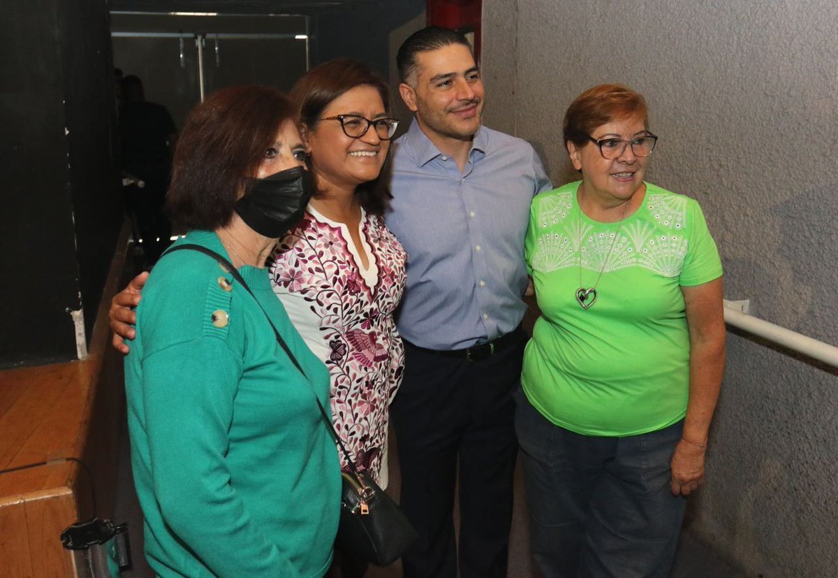 ALEIDAALAVEZ's tweet photo. Hoy anunciamos el acuerdo de seguridad para Iztapalapa, un paso más para seguir con la transformación.
Esta estrategia, en colaboración con @OHarfuch, profundizará la construcción de la paz.
 ¡Vamos por una Iztapalapa más segura!
#OrgullosamenteIztapalapa #FuturoDeLaMetrópoli https://t.co/6YSbDSS5wg