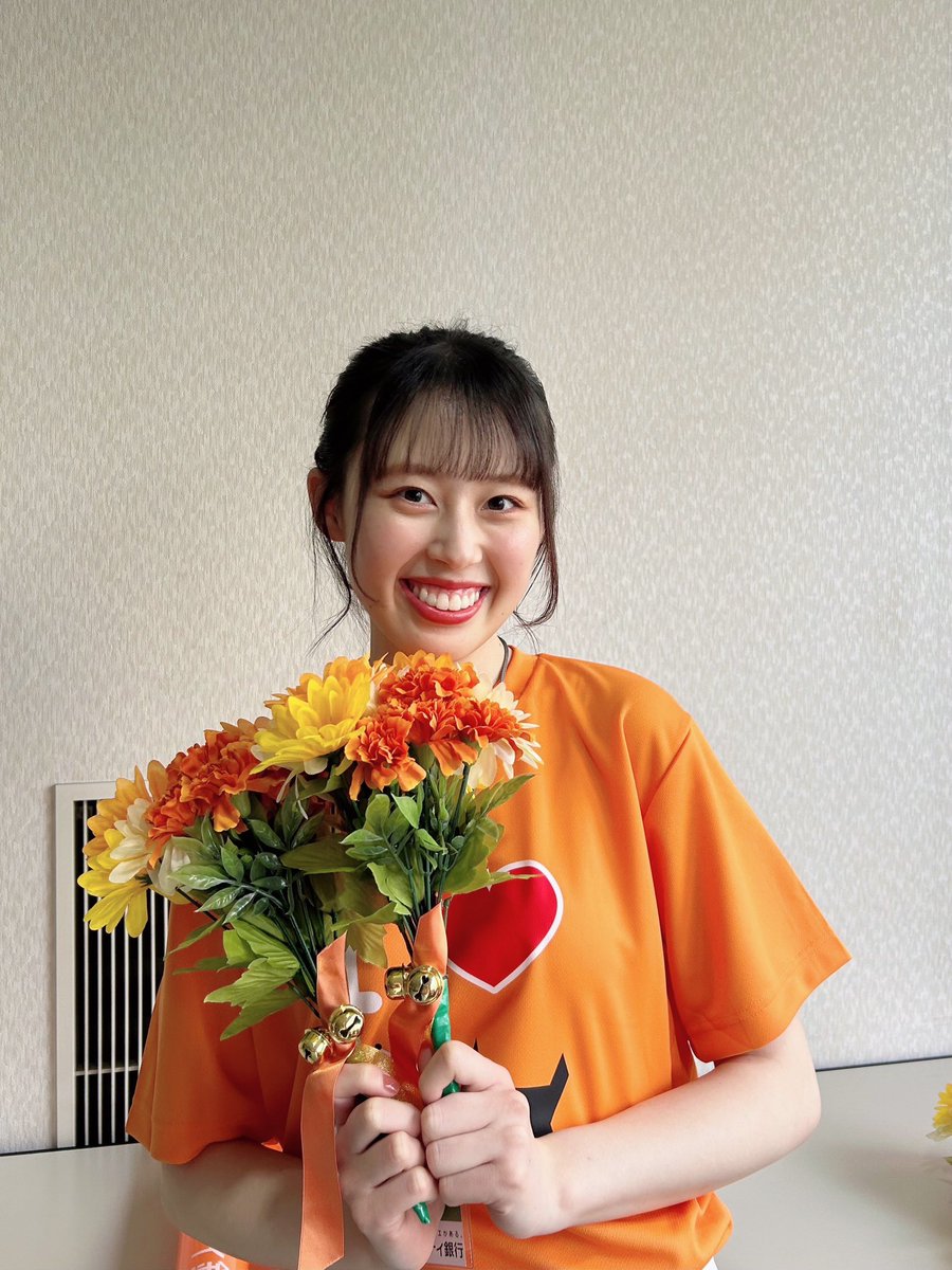 こんにちは！

昨日の #博多どんたく港まつり
#西日本シティ銀行 様のどんたくパレード隊 として出演させていただきました✨

私は、ハンドフラワーを担当しました💐
晴天の中、踊ることができて嬉しかったです！ありがとうございました🫶🏻

#どんたく #博多どんたく