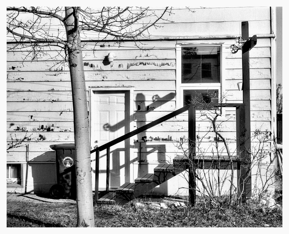 I wouldn't mind the hanging
But the layin' in a grave so long, poor boy

Leica M5
Elcan 50mm f2
Ilford Ortho 80
Whitehorse, YT
#believeinfilm
#filmphotography