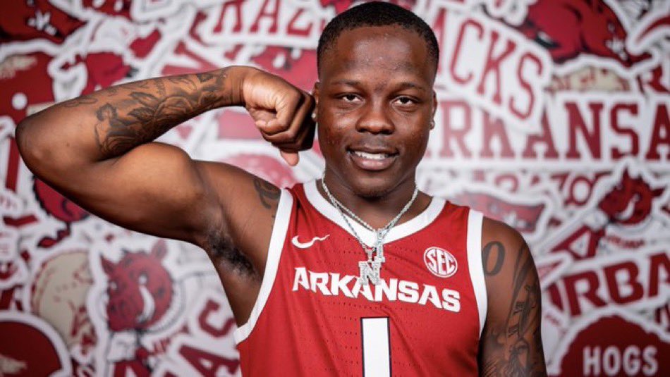 🚨BREAKING NEWS🚨

Newly acquired guard Johnell Davis has elected to return to college for his final season of eligibility, per @JjMetzFAU 

Davis’ preference was to go pro, but now all the speculation is over and he will be suiting up for the Arkansas Razorbacks next season.…