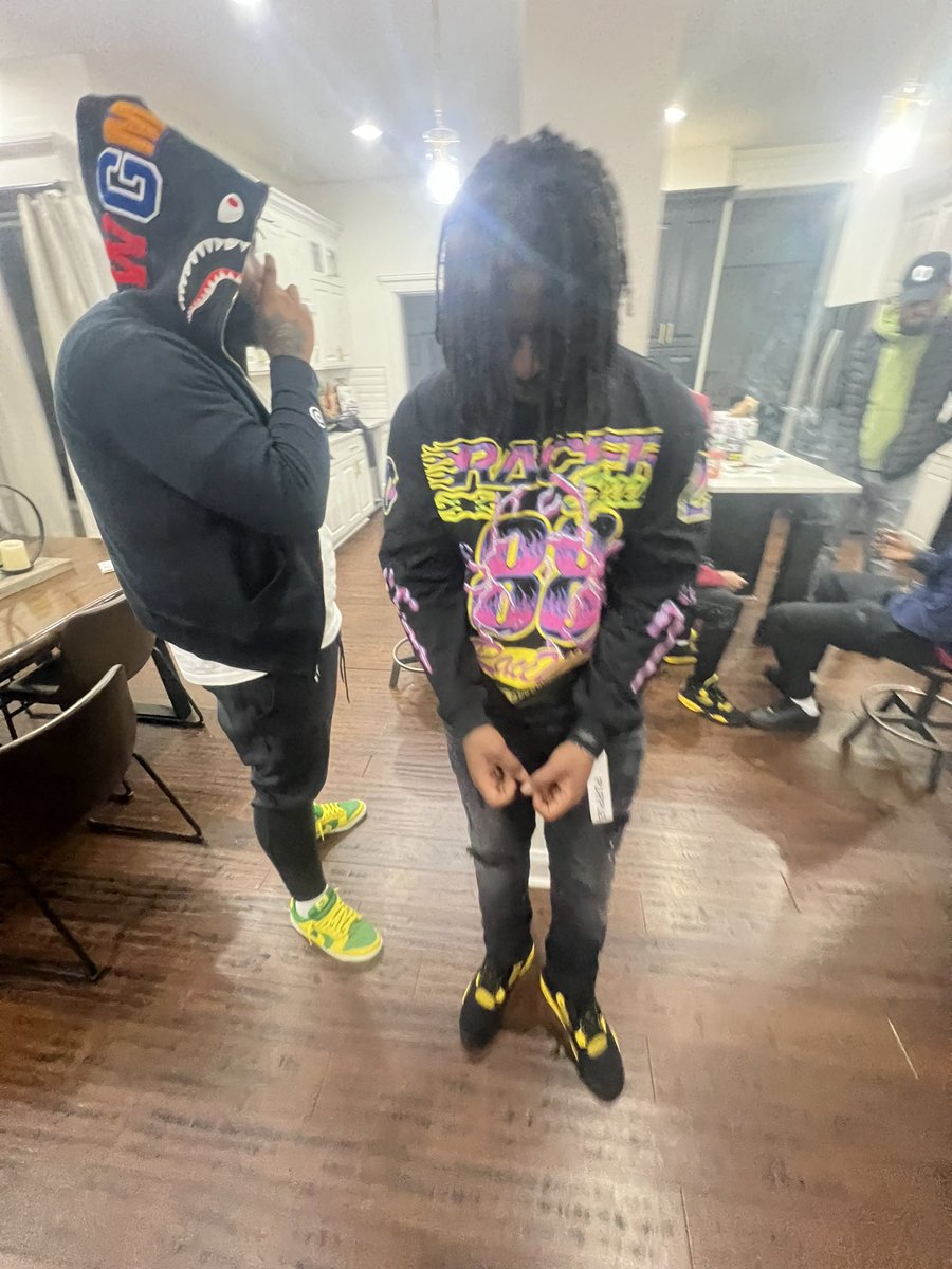 $plizzy🚷 tweet media