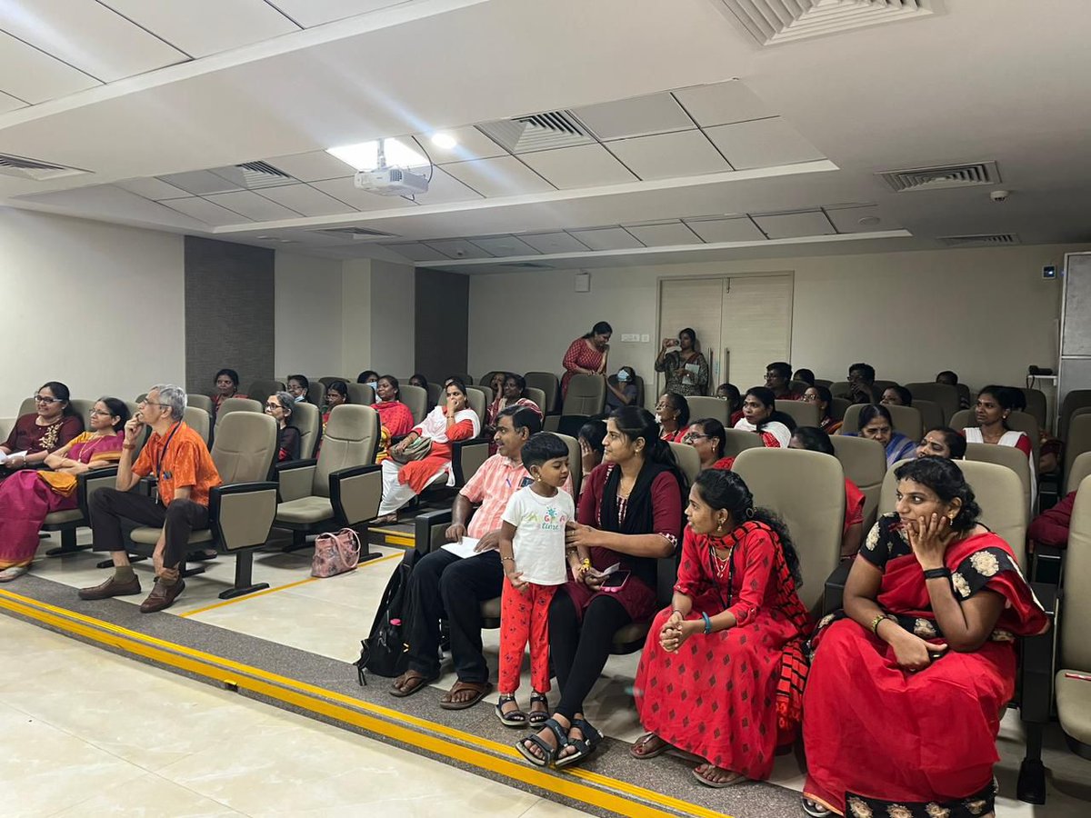 MedicalSundaram's tweet image. Lab Masterminds on Display!🔎

Our lab staff put their knowledge to the test, showcasing their expertise and teamwork.

#sundarammedicalfoundation #smf #thefutureislab #medicallaboratoryprofessionals #quiznight #healthcare #knowledgeIspower