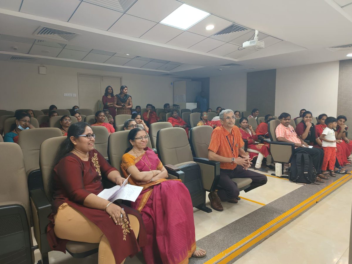 MedicalSundaram's tweet image. Lab Masterminds on Display!🔎

Our lab staff put their knowledge to the test, showcasing their expertise and teamwork.

#sundarammedicalfoundation #smf #thefutureislab #medicallaboratoryprofessionals #quiznight #healthcare #knowledgeIspower