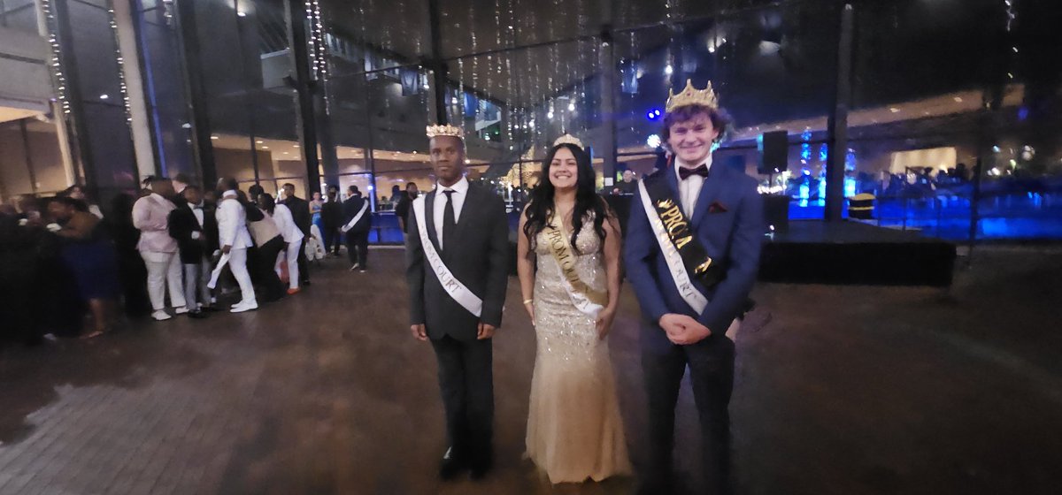 SBRileyhigh's tweet photo. Congratulations to @rileyhigh 2024 Prom Kings & Queen Deckeyla Guerreo (middle), Isaiah Taylor (Left), & Joel Kricheff (Right). #SafeProm https://t.co/Ef9SJDECNC