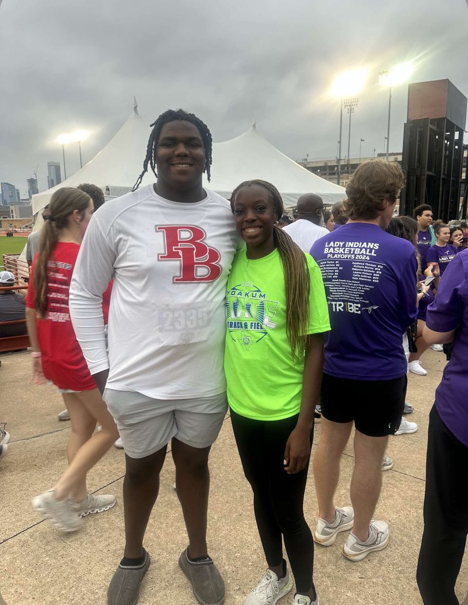 It was great to compete at the state track meet but it was even better doing it with family! Great seeing my cousin @Dj_sanders05! One of the best HS football players in the country! Our bloodline is definitely full of athletes‼️🩸❤️