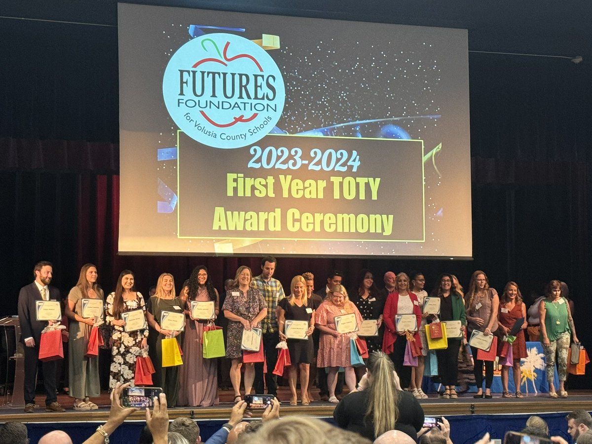 SandraC77056007's tweet photo. New Teacher of the year-Deltona Middle School🎉🥰🇵🇷Thank you-@RubenColonVCS @daly_kelley @GKellermeier @FUTURES_Inc @NathachaCurras https://t.co/GaUoztWWCh