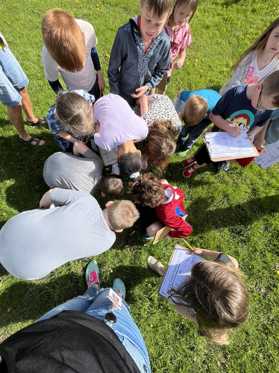 LPlanck910's tweet photo. After reading Escargot and the search for spring in the #PalmerLibrary, we went outside and searched for signs of spring ourselves! https://t.co/UkIBpQJI19