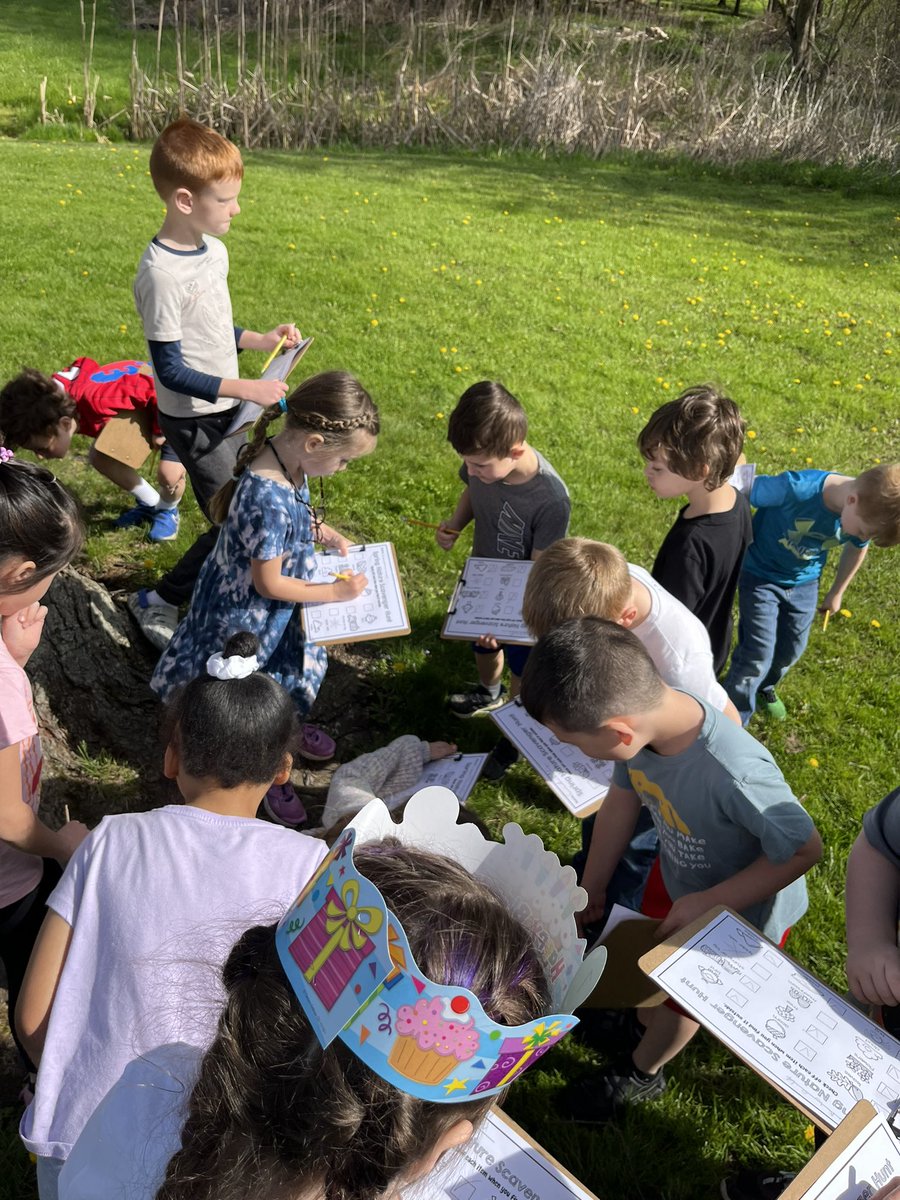 LPlanck910's tweet photo. After reading Escargot and the search for spring in the #PalmerLibrary, we went outside and searched for signs of spring ourselves! https://t.co/UkIBpQJI19