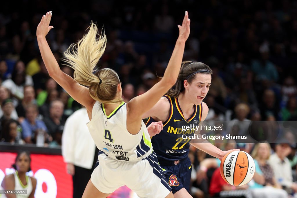 Caitlin Clark's preseason debut! The number 1 overall pick scored 21 points for the Indiana Fever in her first minutes as a WNBA player in a preseason lose against the Dallas Wings by 79-76. 📷: @gregoryshamus . #GettySport #WNBA