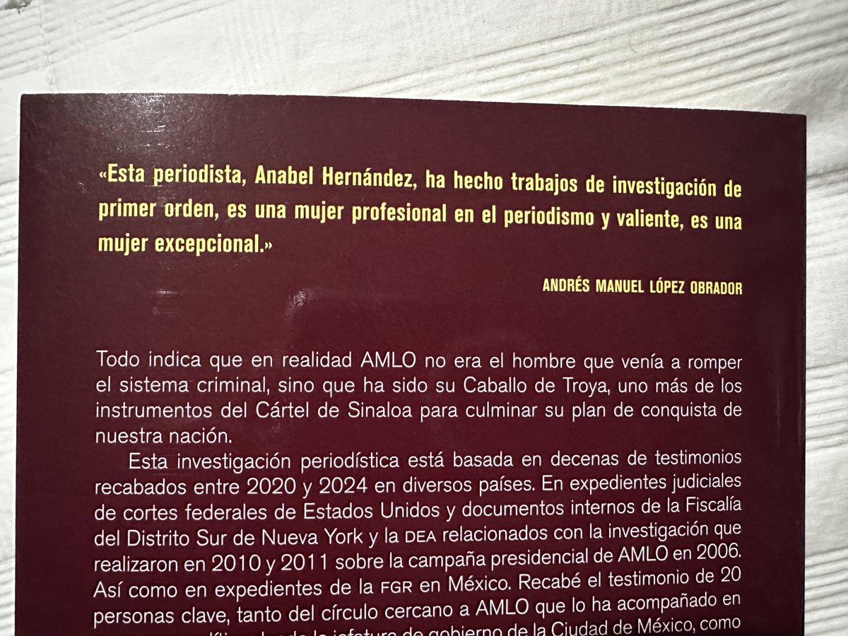 BetosesoF's tweet photo. Pues veamos que cuenta Anabel Hernández. X lo pronto en la parte de atrás vienen unas bellas palabras que otrora le dedicó el hoy “no tan contento protagonista”
#QuePerra https://t.co/a0fz4YZeVs