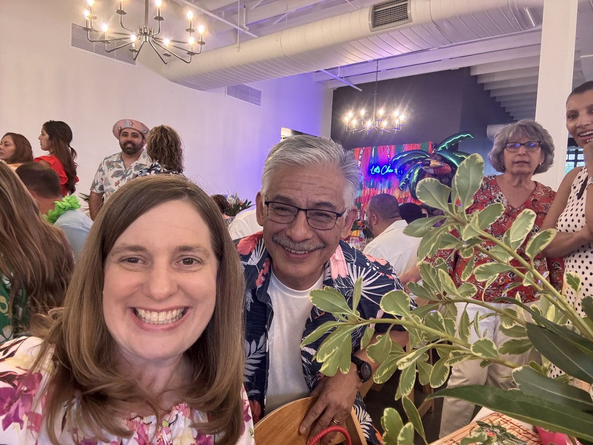 Celebrating Lewisville Chamber of Commerce Annual Awards with @CCALewisville President and CEO- Gilbert Montez! @gmntez @LewisvilleISD #OneLISD #RappontheRoad