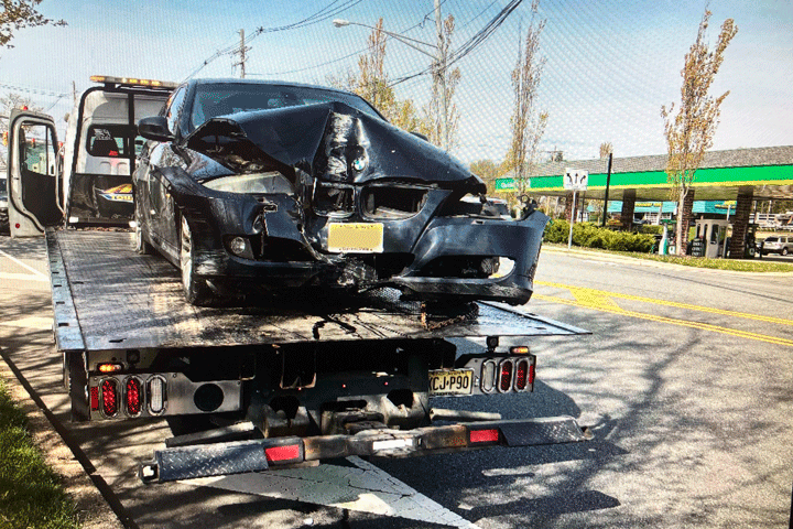 BMW Crashes After Losing Control on East Hanover Avenue morrisfocus.com/2024/05/03/bmw… via @Morrisfocus @MorrisCountyNJ @MorrisNowApp