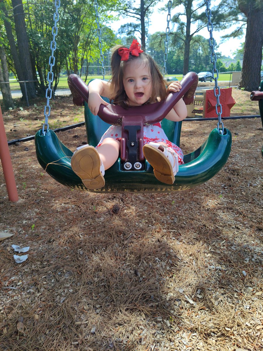 JMBOYKIN38's tweet photo. Having fun on the swing on this beautiful day @SPS_SpecialEd @KSEsharks https://t.co/A5b2mvizRT