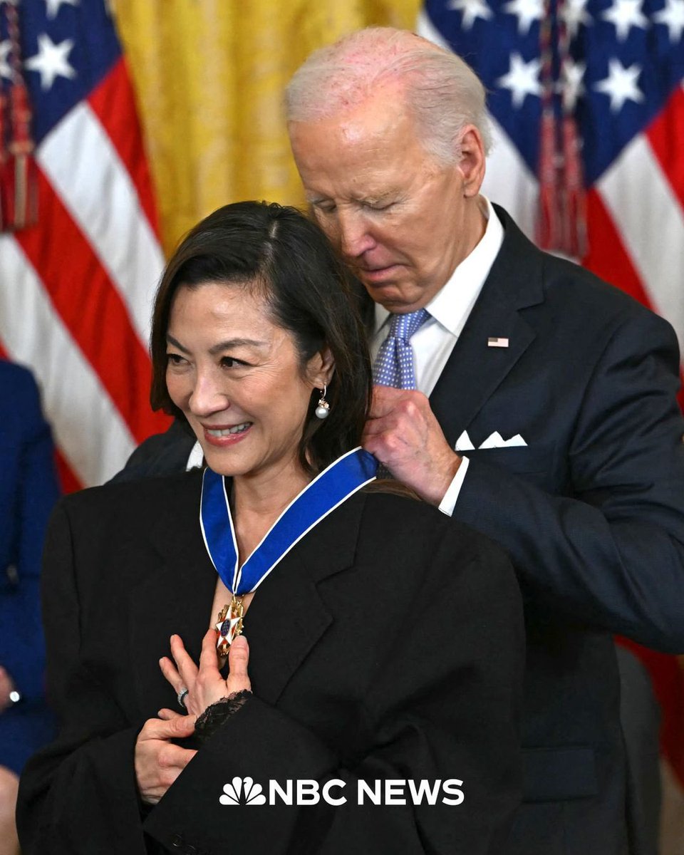 Congratulations Tan Sri Michelle Yeoh! ❤️ 

Tan Sri Michelle Yeoh has been awarded the Presidential Medal of Freedom by US President Joe Biden for being the first Asian to win an Oscar as Best Actress in 2023.

📸 NBC News