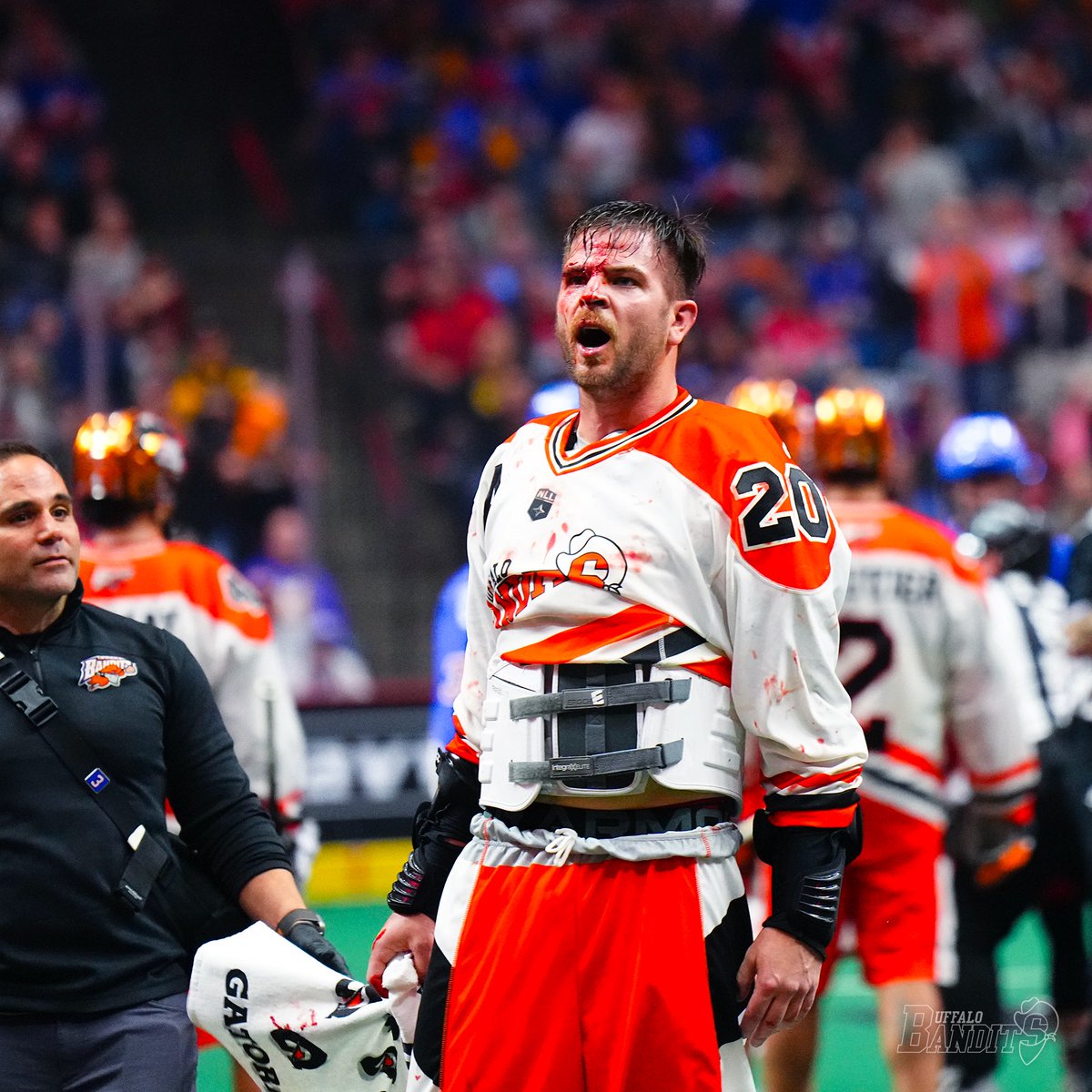 ARE YOU NOT ENTERTAINED⁉️

#LetsGoBandits | @Weisser03