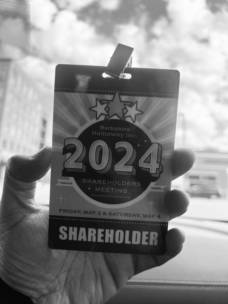 safalniveshak's tweet photo. All set for an event or a lifetime.

#VKatBRK https://t.co/WgUEgYdm3G