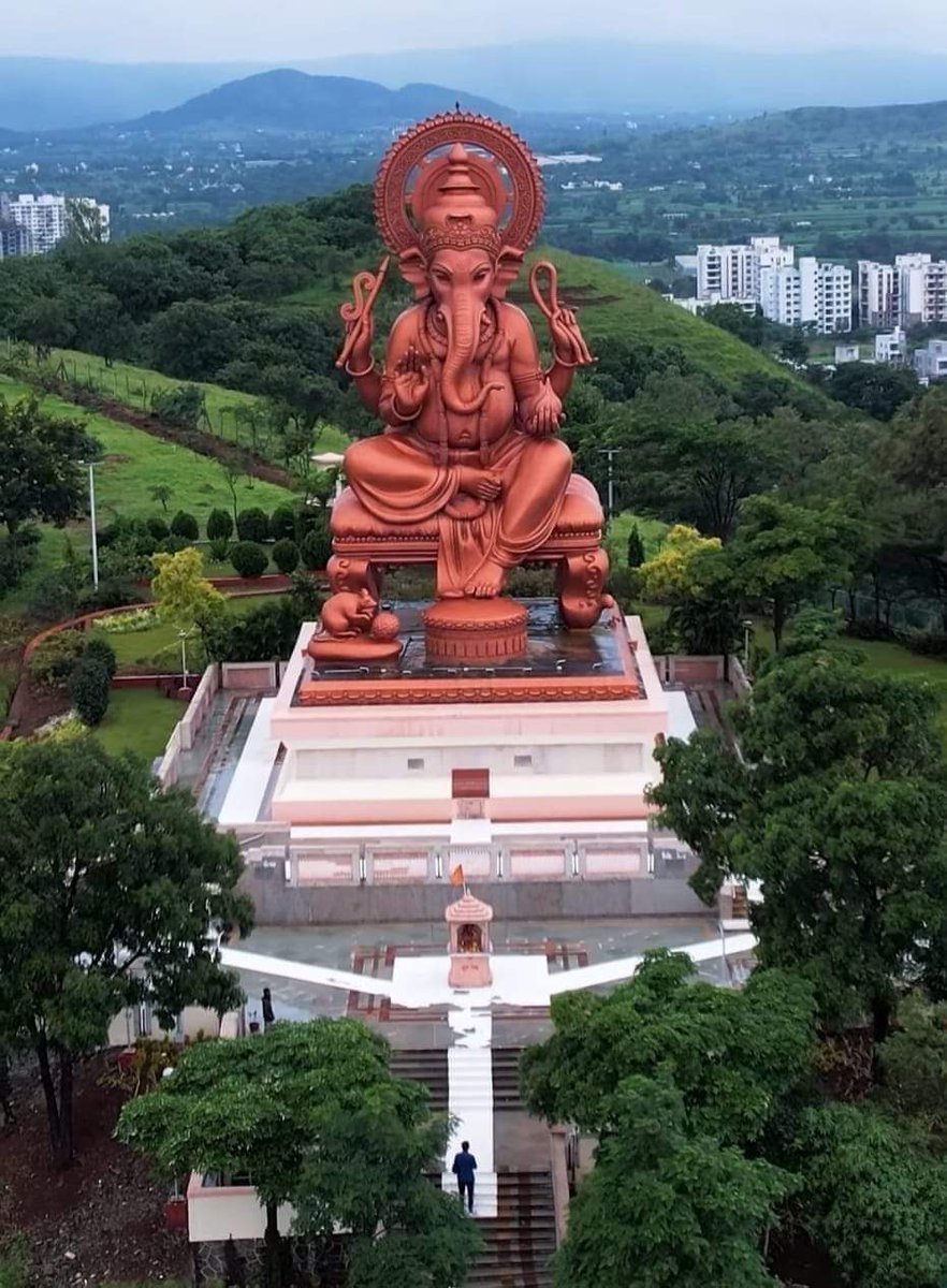 Birla Ganpati Temple
📍Pune, Maharashtra 💚 🟩 

Ganpati Bappa................. 🙏

#worldwidehindutemples #sriganesh #ganesha