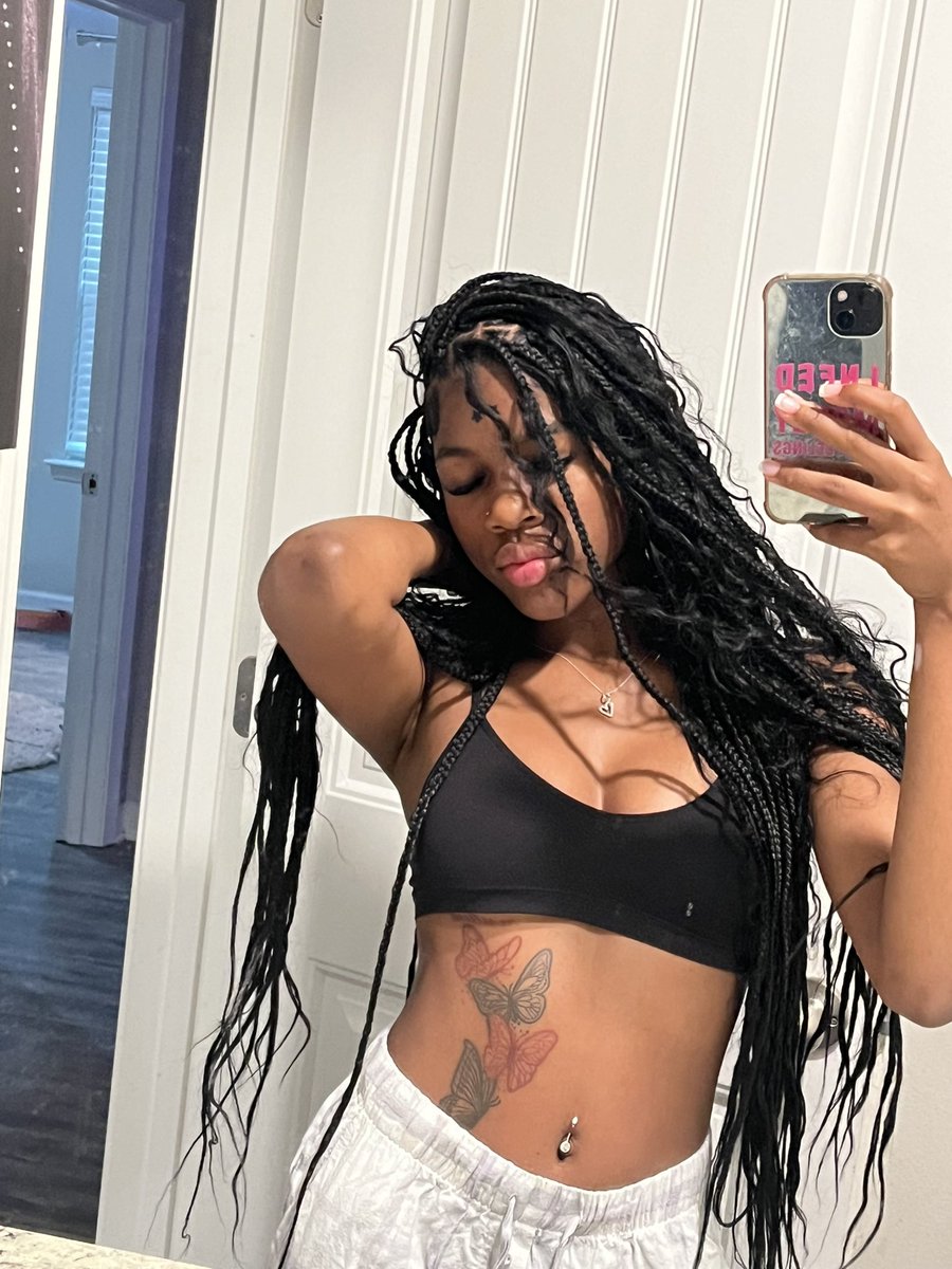 marihyaaaa's tweet photo. I would sit in the mirror for hours I love mirror pictures https://t.co/vNnALD8YXV
