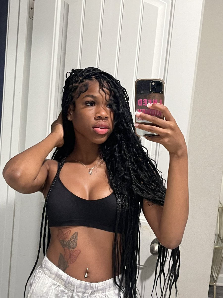 marihyaaaa's tweet photo. I would sit in the mirror for hours I love mirror pictures https://t.co/vNnALD8YXV