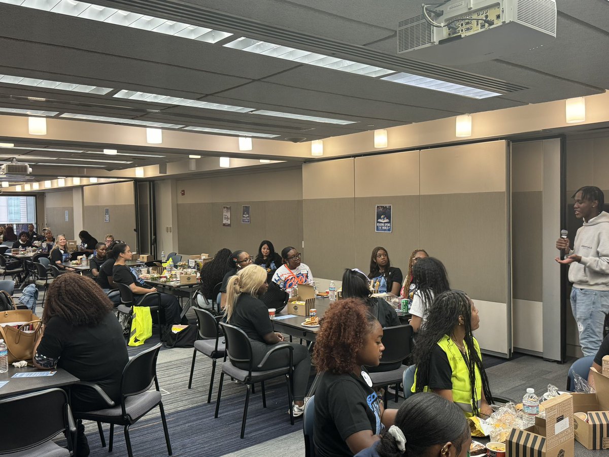 The AFT hosted the students and group for a luncheon with Dr. Crenshaw @sandylocks following today’s rally